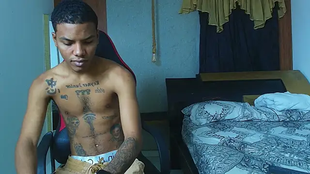 Snapshot of artur_collins_ chatting on July 18, 2026, 10:07 pm artur collins online show from July 18, 2026, 10:07 pm