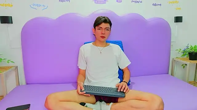 Snapshot of Liamdelrey chatting on July 3, 2026, 3:24 am Liamdelrey online show from July 3, 2026, 3:24 am