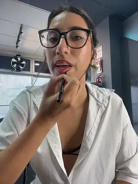 Snapshot of LacyLureXXX chatting on July 9, 2026, 9:25 pm LacyLureXXX online show from July 9, 2026, 9:25 pm