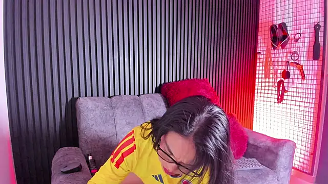 1Mature  Naughty online show from June 13, 2026, 3:37 am
