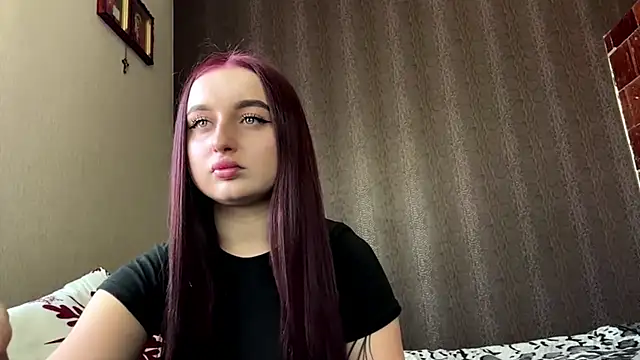 LyndsayTetlow online show from May 26, 2026, 8:12 am