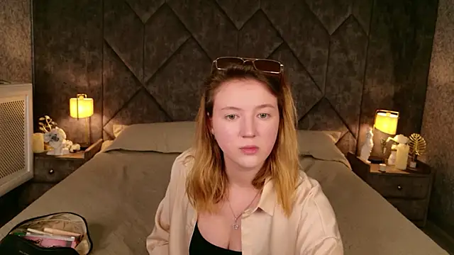 Snapshot of Laura_Stellar chatting on July 6, 2026, 6:31 am Laura Stellar online show from July 6, 2026, 6:31 am