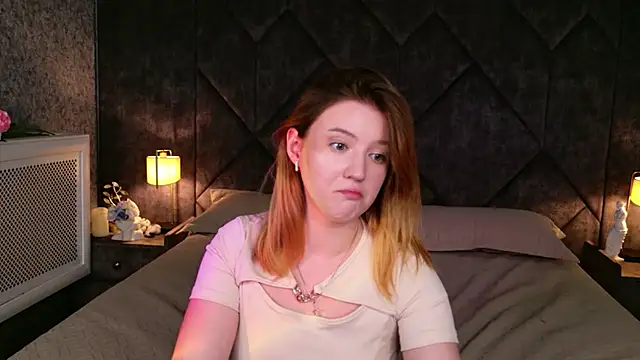 Snapshot of Laura_Stellar chatting on July 2, 2026, 6:03 pm Laura Stellar online show from July 2, 2026, 6:03 pm