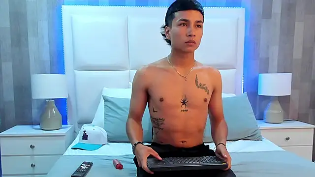 Snapshot of BlakeDam chatting on June 9, 2026, 11:44 am BlakeDam online show from June 9, 2026, 11:44 am