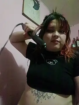 Snapshot of curvy_latina chatting on July 23, 2026, 10:17 pm curvy latina online show from July 23, 2026, 10:17 pm