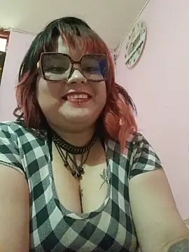 Snapshot of curvy_latina chatting on July 16, 2026, 5:21 pm curvy latina online show from July 16, 2026, 5:21 pm