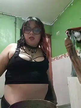 Snapshot of curvy_latina chatting on July 21, 2026, 10:11 pm curvy latina online show from July 21, 2026, 10:11 pm