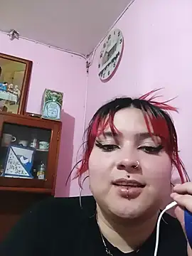 Snapshot of curvy_latina chatting on June 22, 2026, 12:05 am curvy latina online show from June 22, 2026, 12:05 am