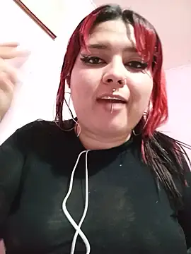 Snapshot of curvy_latina chatting on June 22, 2026, 3:25 am curvy latina online show from June 22, 2026, 3:25 am