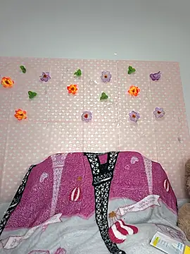 Snapshot of Elii_petit1 chatting on July 24, 2026, 7:59 am Elii petit1 online show from July 24, 2026, 7:59 am