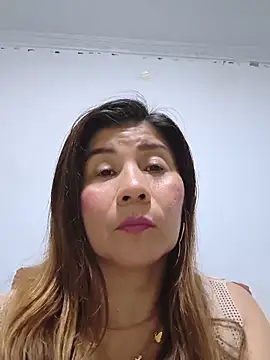 Snapshot of fire_mommy chatting on May 28, 2026, 9:43 pm fire mommy online show from May 28, 2026, 9:43 pm