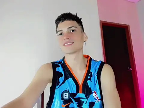 latino boyy  online show from July 29, 2026, 6:40 pm