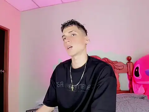 latino boyy  online show from July 28, 2026, 6:20 pm