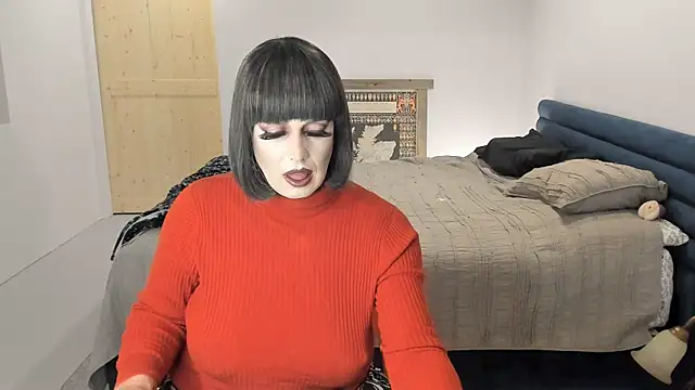 Snapshot of Danielle_tv33 chatting on June 14, 2026, 4:35 am Danielle tv33 online show from June 14, 2026, 4:35 am