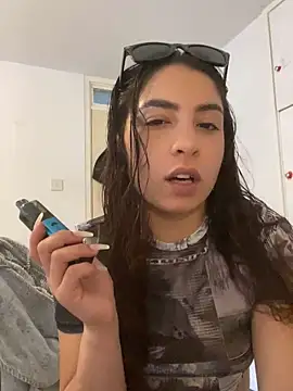 naomiiii55 online show from June 8, 2026, 4:07 pm