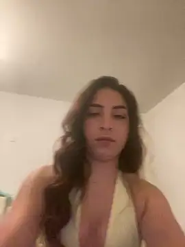 naomiiii55 online show from May 27, 2026, 9:44 pm