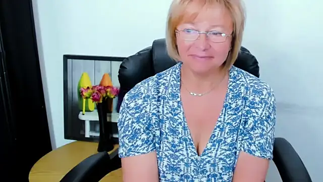 MarieneHot online show from June 12, 2026, 5:16 am