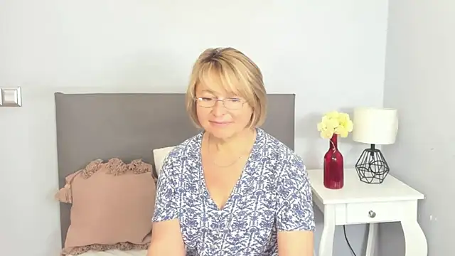 MarieneHot online show from June 5, 2026, 6:52 am
