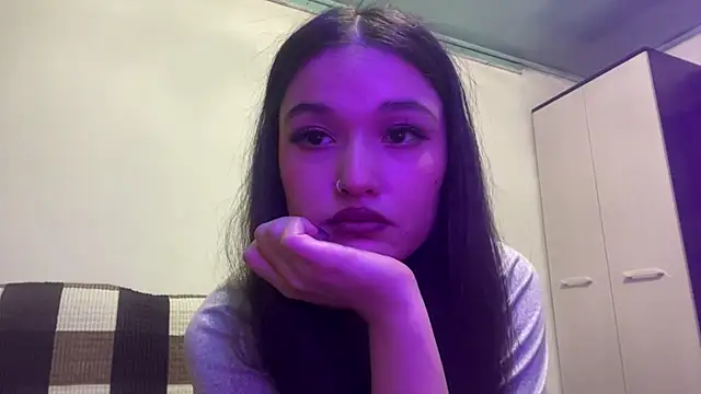 LisetteParajon online show from May 27, 2026, 4:14 pm