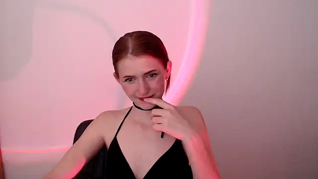 ViolaHot  online show from May 29, 2026, 7:53 pm