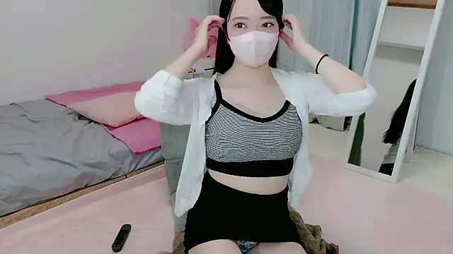 Snapshot of Hikari__o00 chatting on July 7, 2026, 10:13 pm Hikari o00 online show from July 7, 2026, 10:13 pm