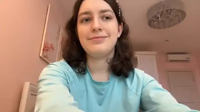 MilkySerenya online show from May 27, 2026, 12:23 pm