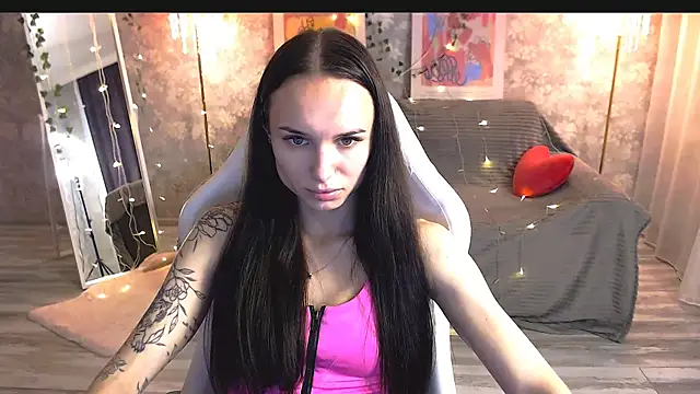 Snapshot of NicoleMerz chatting on June 14, 2026, 3:35 pm NicoleMerz online show from June 14, 2026, 3:35 pm