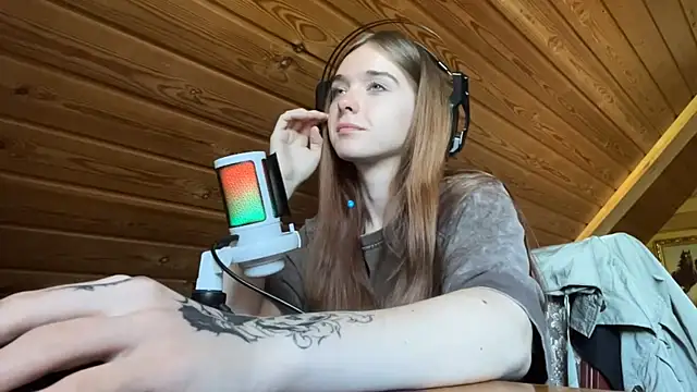 MariaLake online show from June 24, 2026, 4:11 am