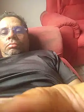 marzt69 online show from May 27, 2026, 3:41 pm
