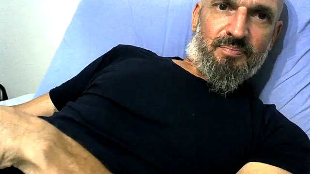 Snapshot of el_pirata_bueno chatting on July 6, 2026, 7:38 pm el pirata bueno online show from July 6, 2026, 7:38 pm