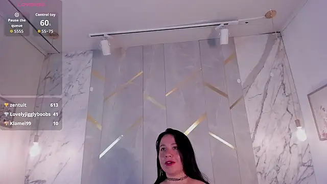 Snapshot of AlmaRose__ chatting on June 24, 2026, 8:28 pm AlmaRose online show from June 24, 2026, 8:28 pm