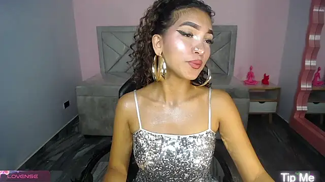 Snapshot of CamilaVixen_ch chatting on June 19, 2026, 8:25 pm CamilaVixen ch online show from June 19, 2026, 8:25 pm