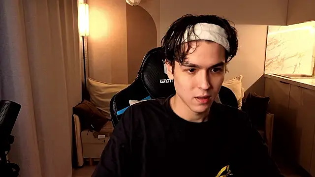 Snapshot of MakitaHanz chatting on July 16, 2026, 2:30 am MakitaHanz online show from July 16, 2026, 2:30 am