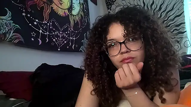 Snapshot of PrettyyPrincess chatting on June 3, 2026, 5:39 pm PrettyyPrincess online show from June 3, 2026, 5:39 pm