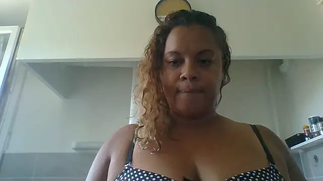 Snapshot of DOMINATRICESANDRA chatting on June 27, 2026, 2:23 pm DOMINATRICESANDRA online show from June 27, 2026, 2:23 pm