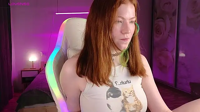 YourGingerCute online show from May 28, 2026, 12:22 pm