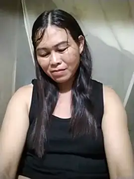 Snapshot of -Hatybi- chatting on July 14, 2026, 10:43 am -Hatybi- online show from July 14, 2026, 10:43 am
