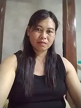 Snapshot of -Hatybi- chatting on June 29, 2026, 8:43 am -Hatybi- online show from June 29, 2026, 8:43 am