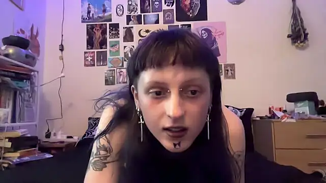 batzy666 online show from May 29, 2026, 12:22 pm