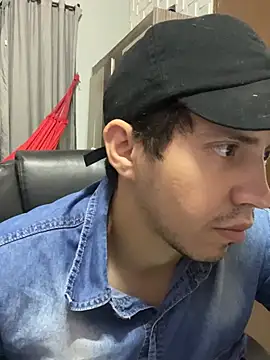 Snapshot of Fer_Ti chatting on July 17, 2026, 12:35 pm Fer Ti online show from July 17, 2026, 12:35 pm