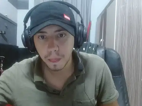 Snapshot of Fer_Ti chatting on June 25, 2026, 10:53 am Fer Ti online show from June 25, 2026, 10:53 am