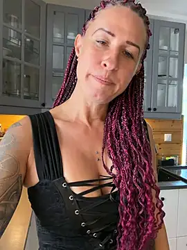 GermanMilfJasmin online show from July 3, 2026, 8:21 am