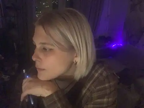Ella Bloom online show from May 29, 2026, 6:14 pm