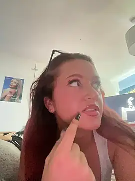 Snapshot of PoisonIvy_x chatting on May 31, 2026, 7:36 pm PoisonIvy x online show from May 31, 2026, 7:36 pm