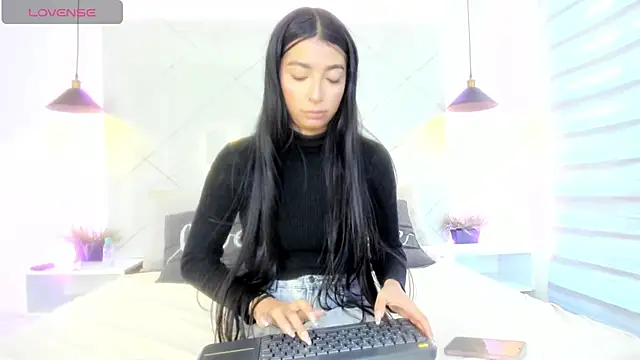 Snapshot of SARAH_COLLENS_ chatting on July 15, 2026, 11:39 am SARAH COLLENS online show from July 15, 2026, 11:39 am