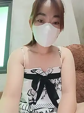 Snapshot of -Trinina- chatting on July 6, 2026, 9:16 am -Trinina- online show from July 6, 2026, 9:16 am