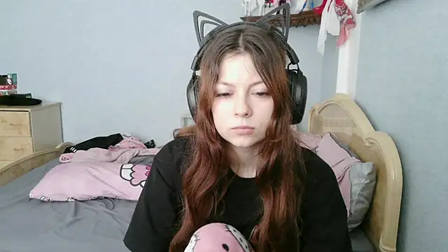 Snapshot of AlessiaViolet chatting on July 15, 2026, 9:05 am AlessiaViolet online show from July 15, 2026, 9:05 am