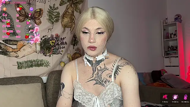 Snapshot of Chloecherry chatting on July 13, 2026, 5:45 pm Chloecherry online show from July 13, 2026, 5:45 pm
