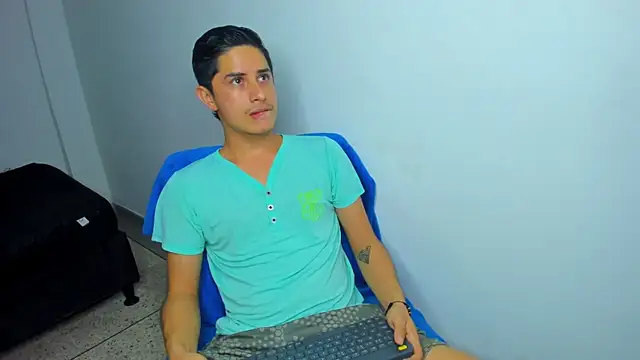 wickedboy twin1 online show from May 28, 2026, 9:32 pm