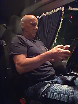 Snapshot of Marioiche67 chatting on June 2, 2026, 9:15 pm Marioiche67 online show from June 2, 2026, 9:15 pm
